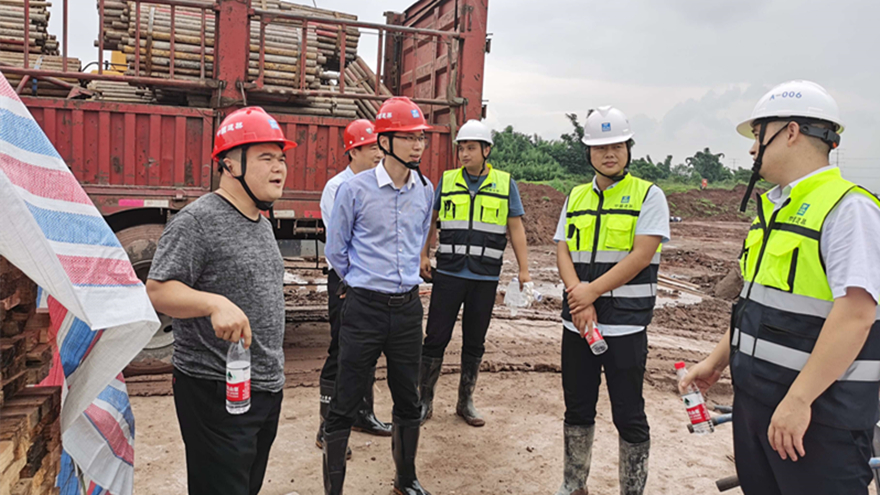 賴明前往中建新疆建工機場管廊項目現(xiàn)場，了解項目供貨情況